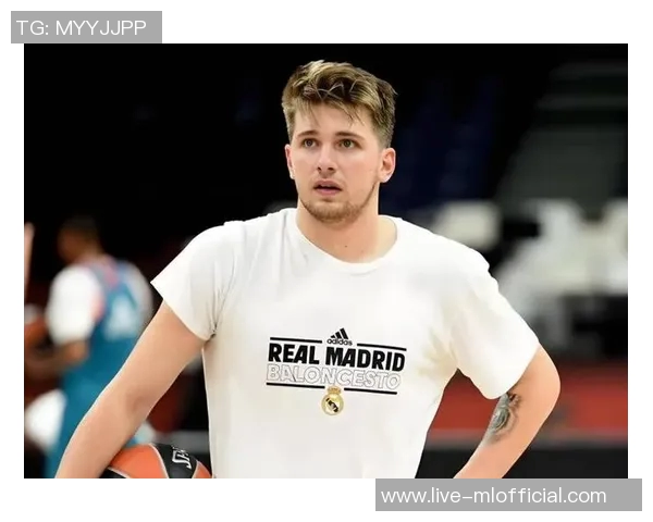 东契奇谈里夫斯受伤情况表示愿意提供支持并强调恢复的重要性