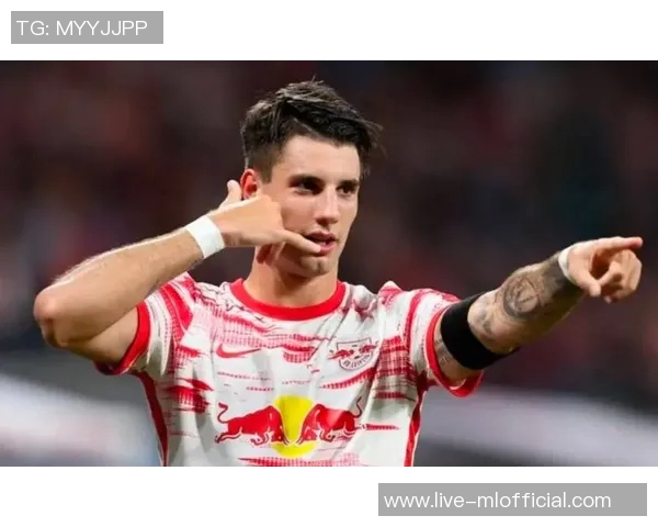 米体报道索博斯洛伊家庭背景是米兰球迷AC米兰曾接近签下他