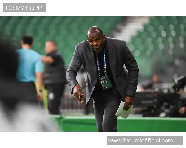 克里斯蒂全力参与训练营提升球队默契为新赛季做好充分准备