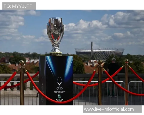 小曼奇尼坚定支持加斯佩里尼罗马有望获得欧冠资格与意杯冠军